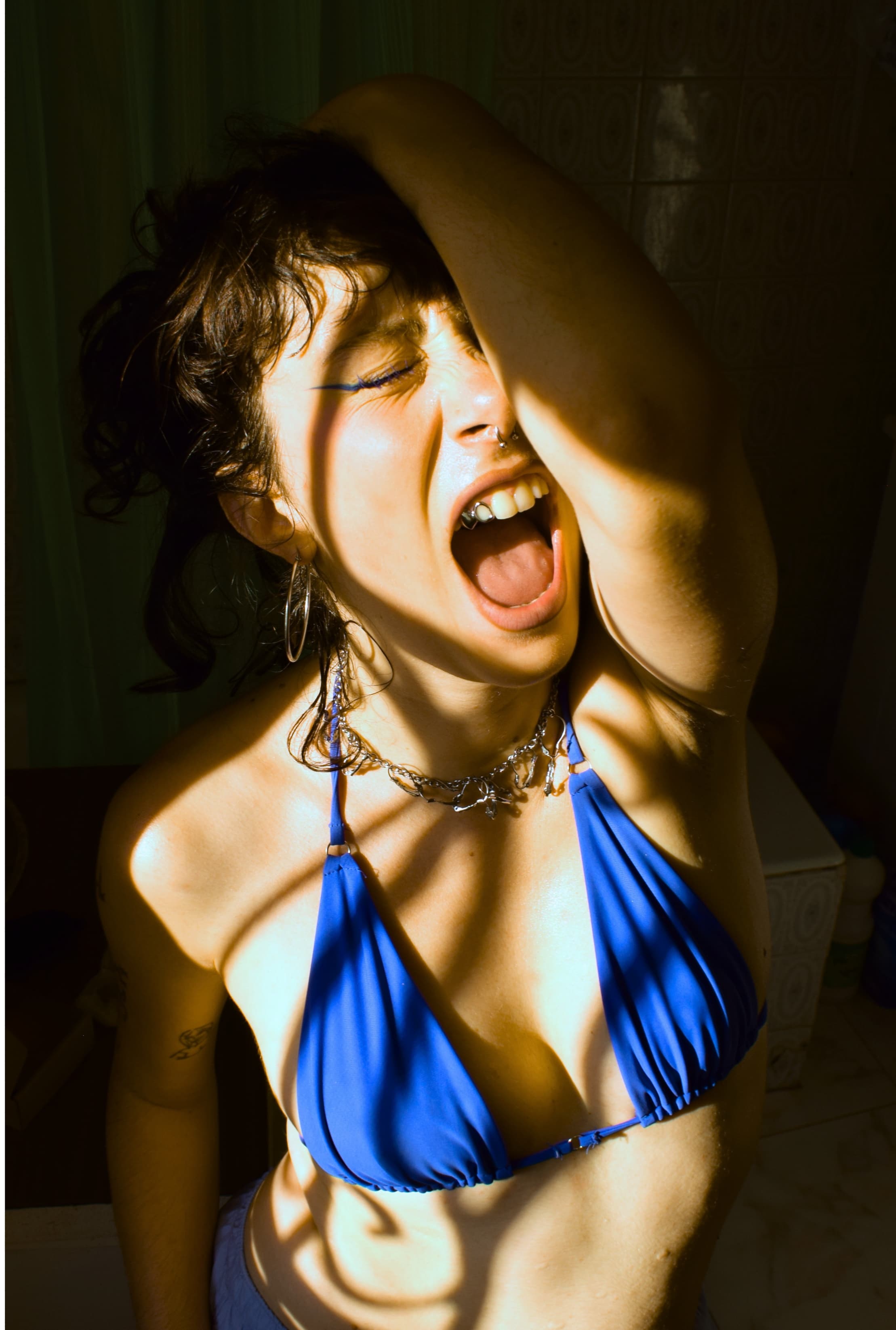 Antimorbo con bikini azul