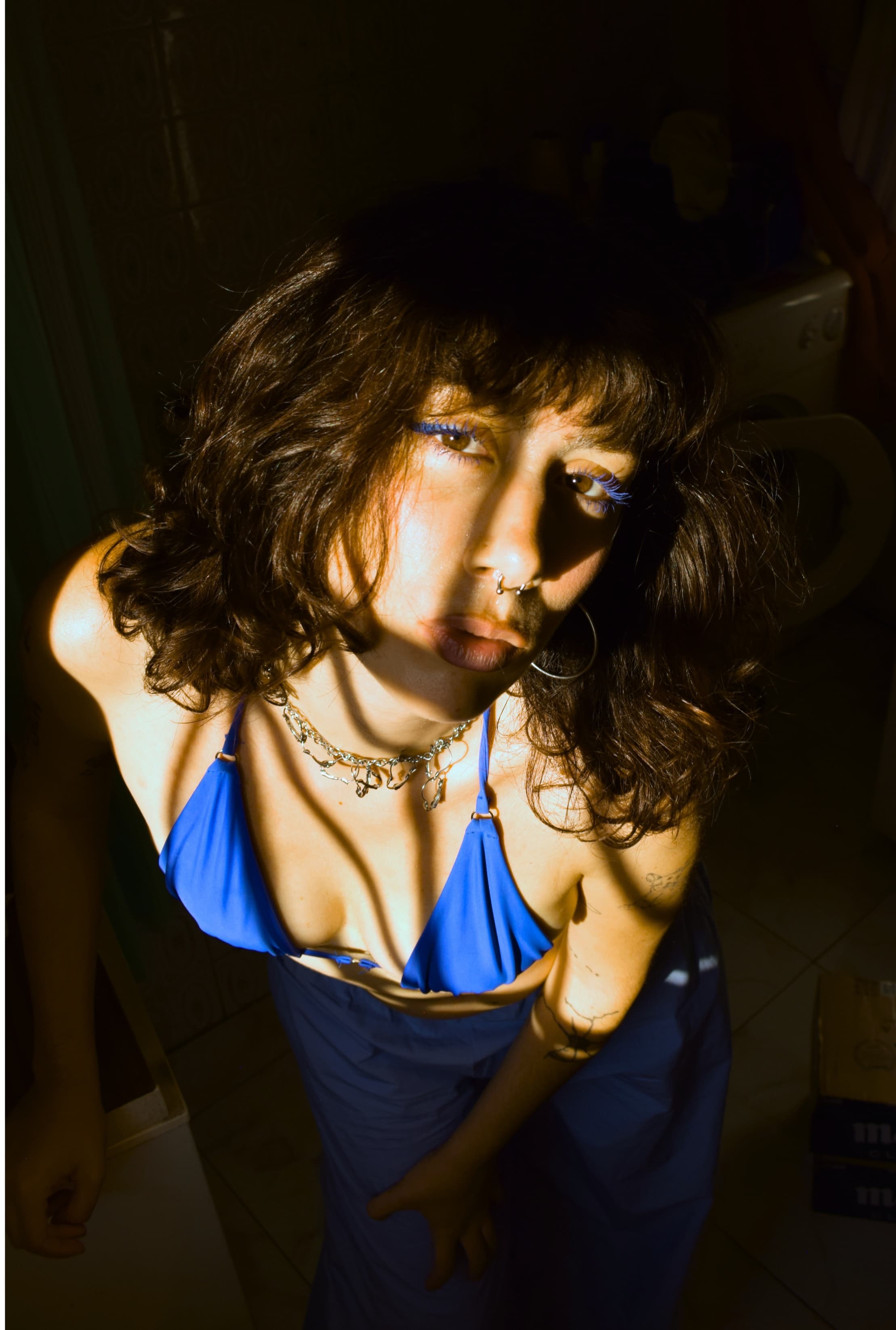 Antimorbo en retrato con bikini azul