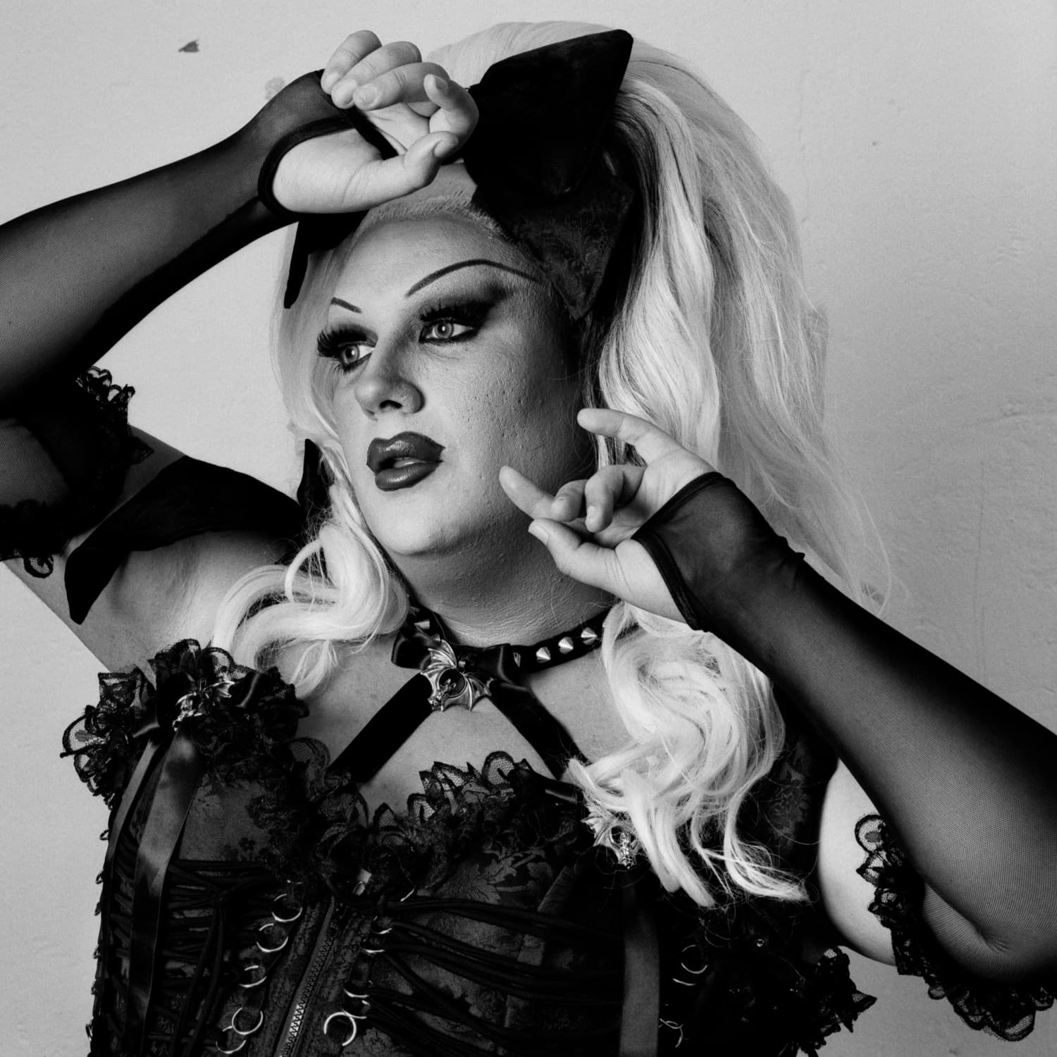 Estrella & The Dolls