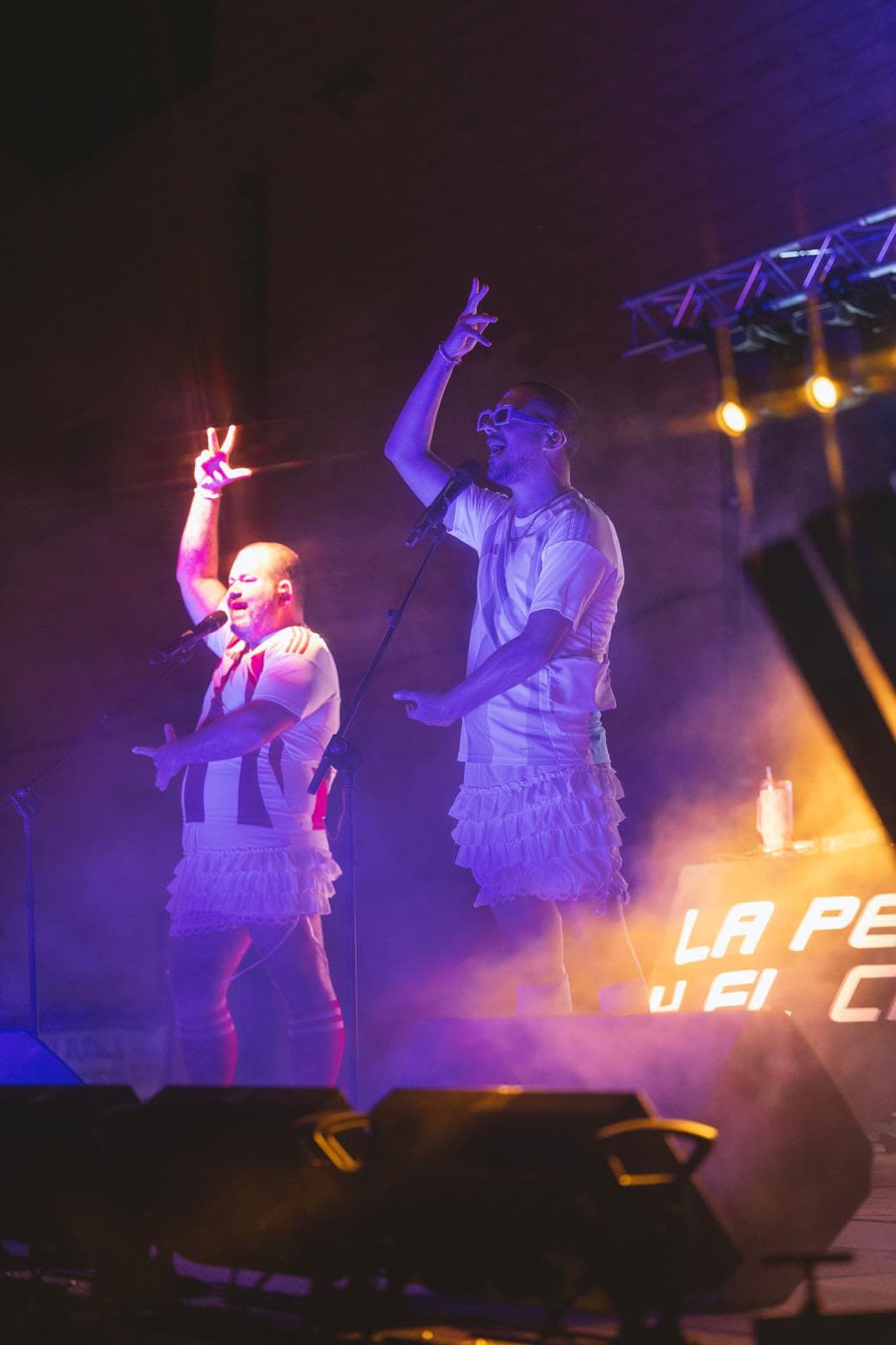 La Perra y El Cari en directo
